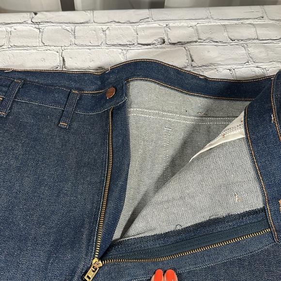 Wrangler Cowboy Cut Boot Jean Rigid - Regular Classic Fit straight 46x30 945NAV - Picture 7 of 16